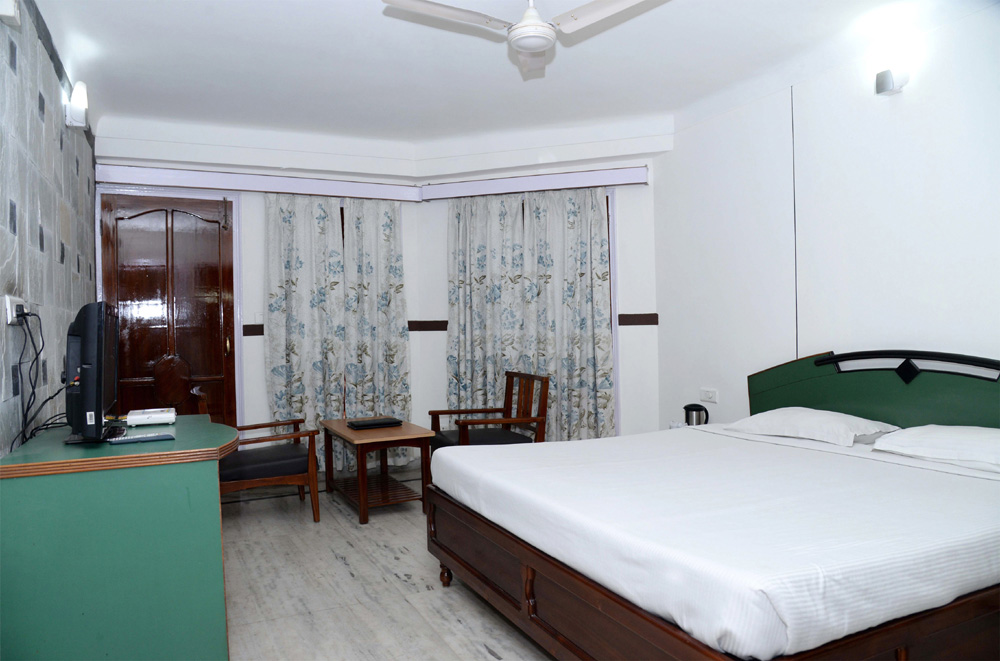 Semi Deluxe Room